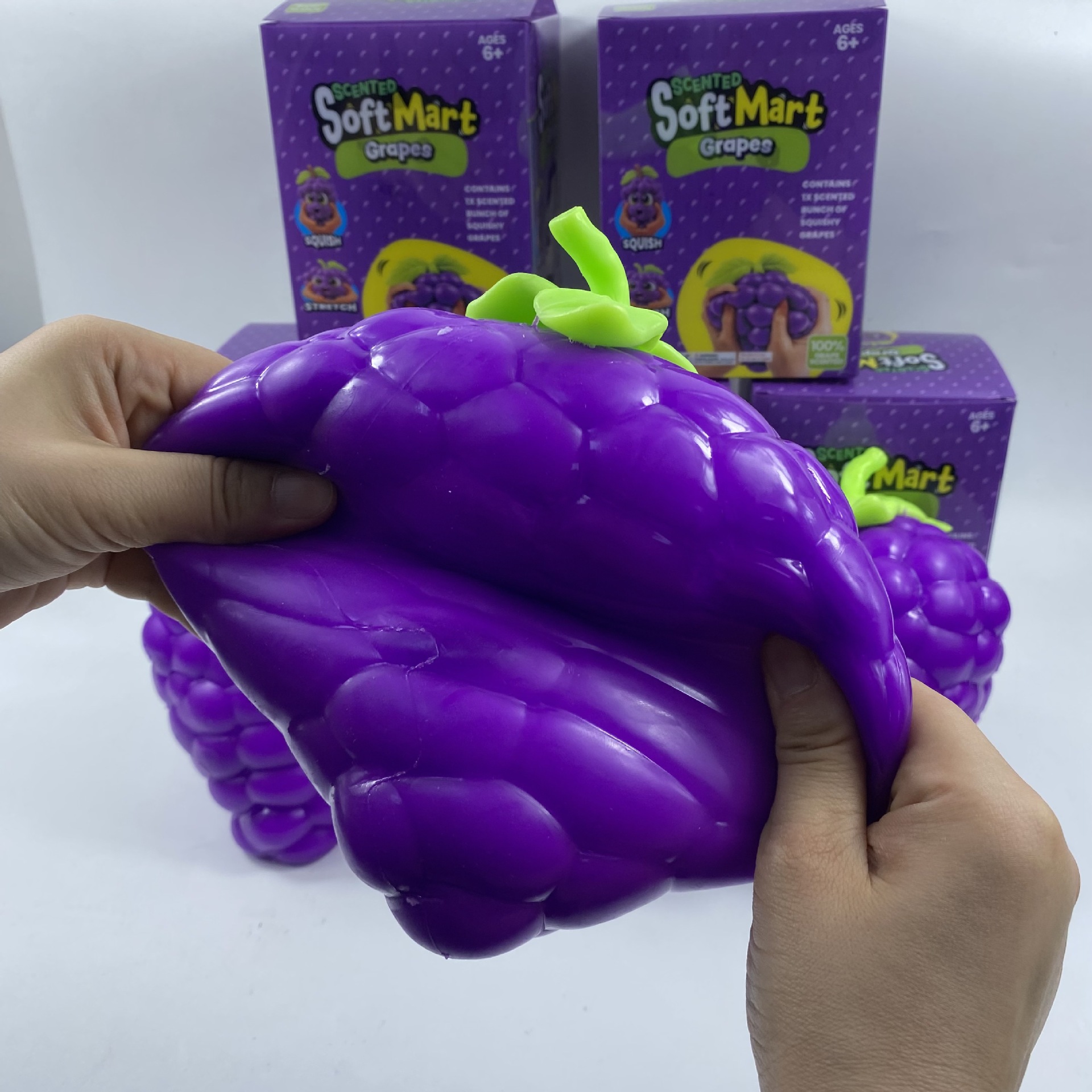 Realistic Bunch Grape Squeeze  - Wedding Fountain recensie en prijs